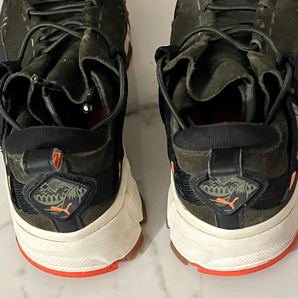 Olive pumas size 9/5